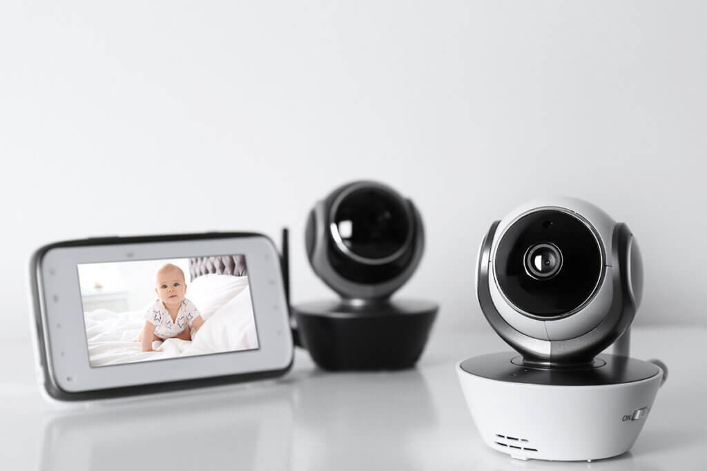 Baby monitor camera and screen