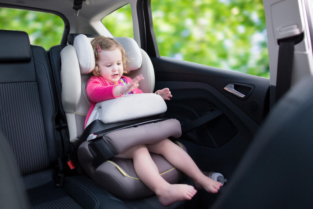 girl in child seat catch body