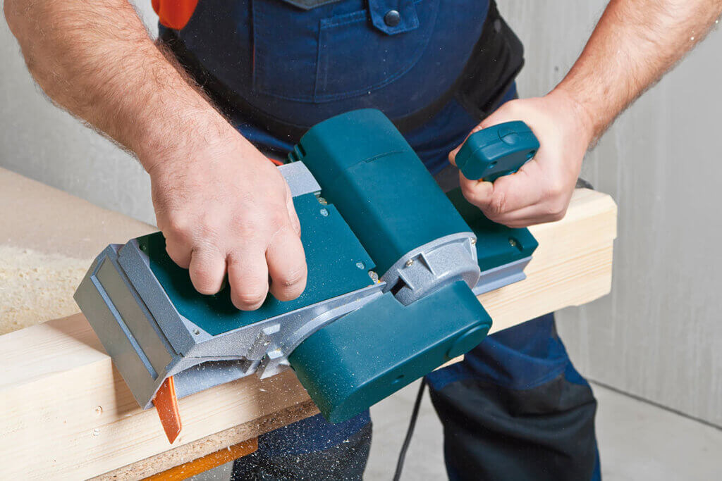 Electric planer V-groove is used
