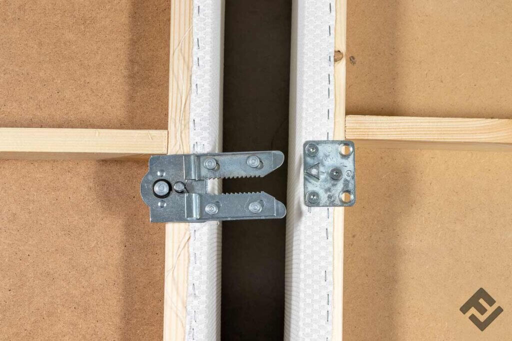 connecting frames
