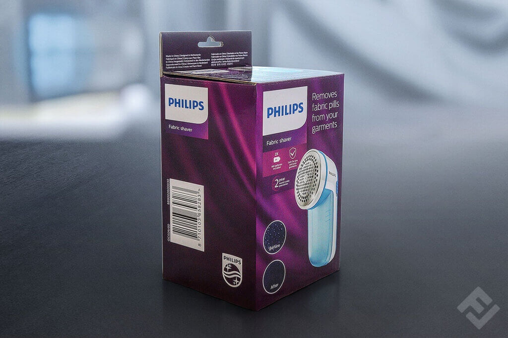 Box of the Philips fabric shaver