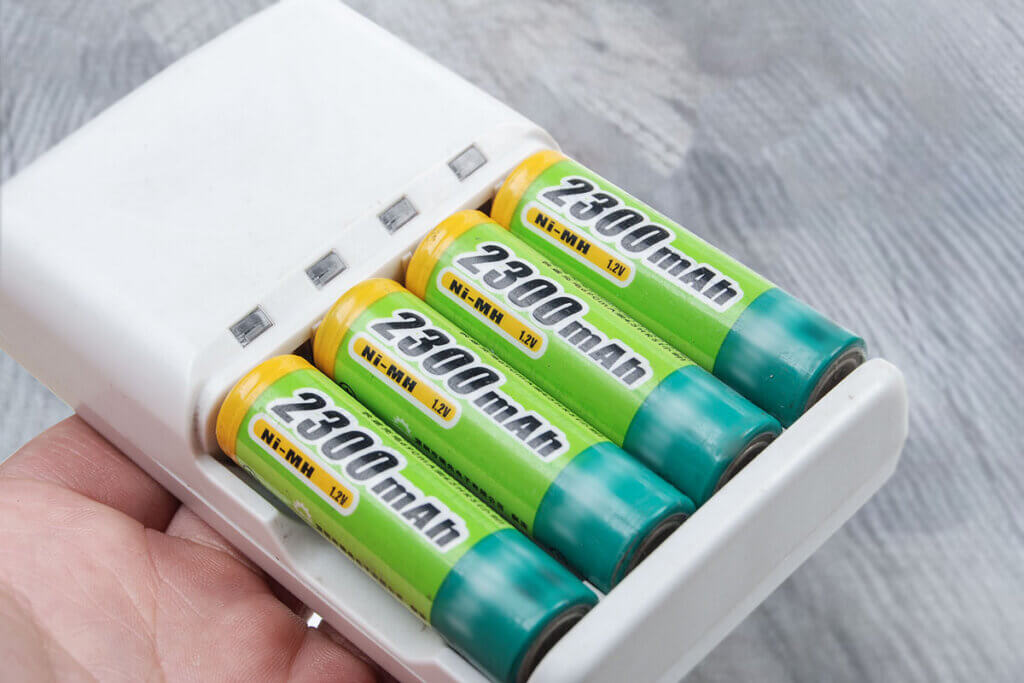 Simple charger with batteries